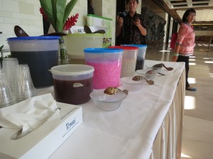 Brightly coloured seaweed looks ever so nice.